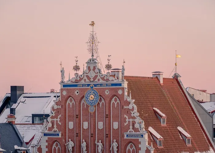 Rooftop River View Old *