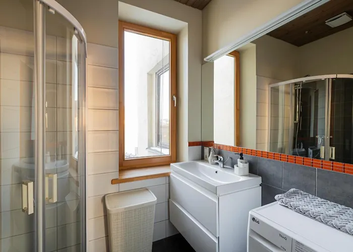 Rooftop River View Old Appartement